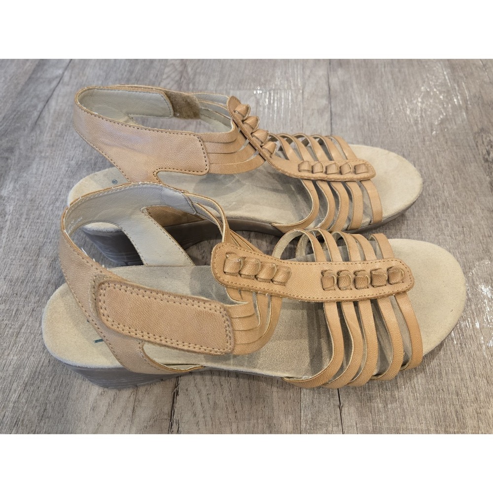 Yuu Handey Tan Wedge Slingback Sandals Women's 8 W Memory Foam Ankle Strap